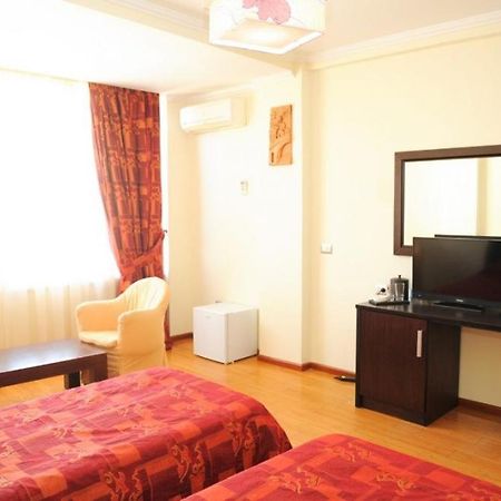 Hotel Leonardo Shkallnur Luaran gambar