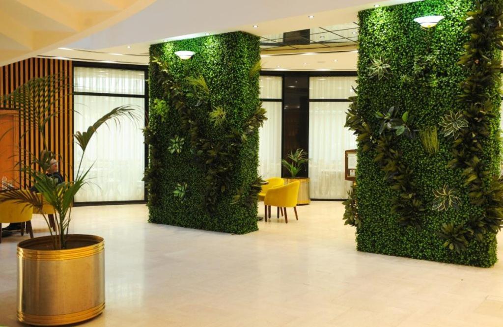 Hotel Leonardo Shkallnur Luaran gambar