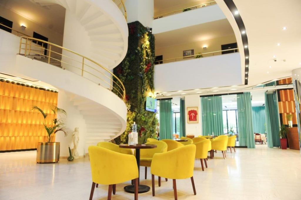 Hotel Leonardo Shkallnur Luaran gambar