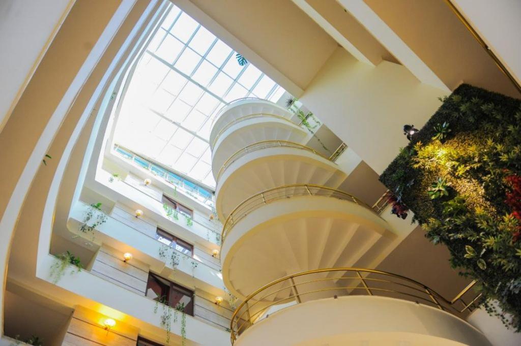 Hotel Leonardo Shkallnur Luaran gambar