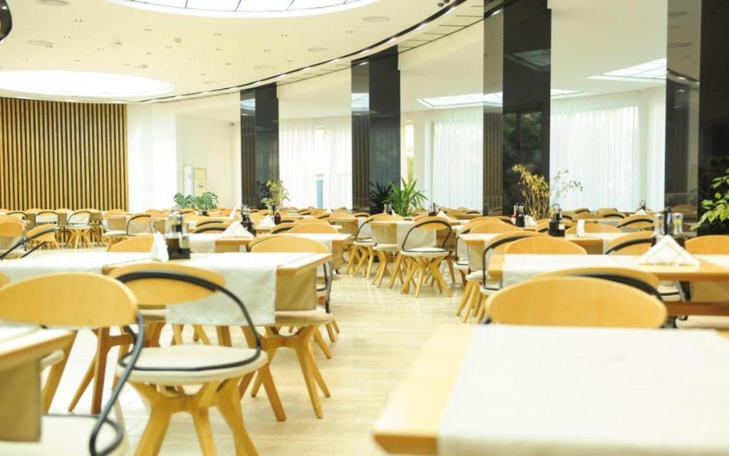 Hotel Leonardo Shkallnur Luaran gambar