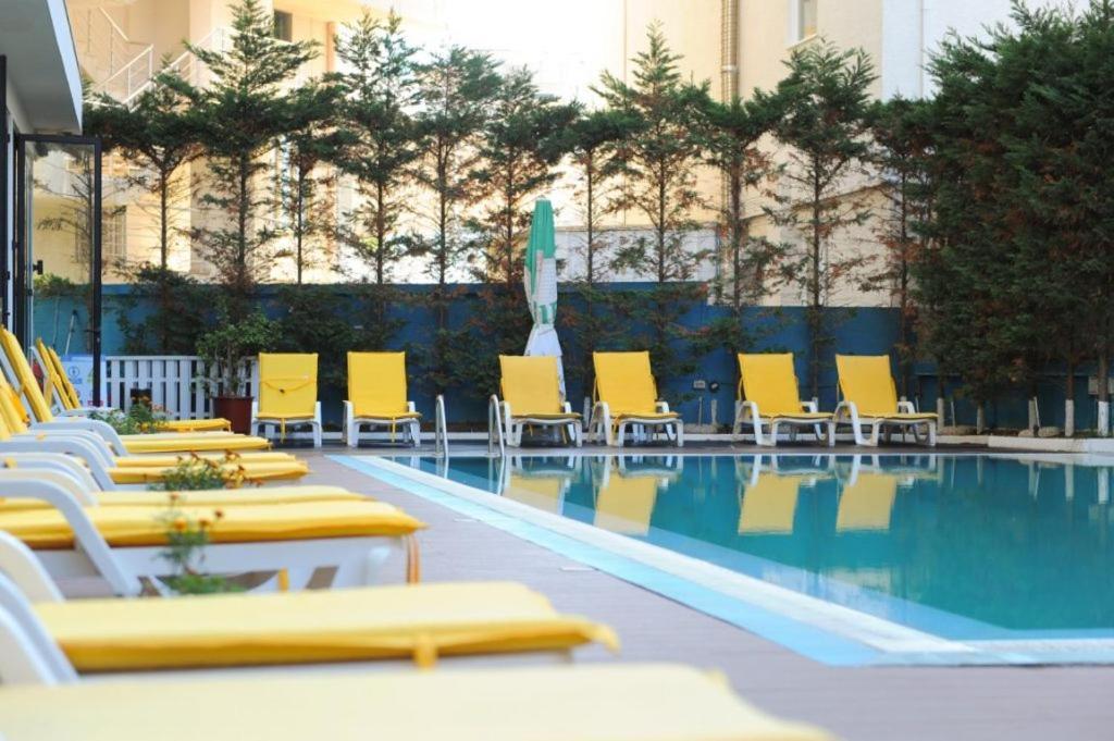 Hotel Leonardo Shkallnur Luaran gambar